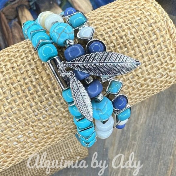 Alquimia Blue and Cream Beaded Bracelet - Picture 2 of 7